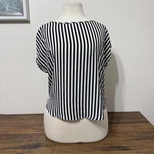 Forever 21 Black and White Vertical Stripe Short Sleeve Top Small